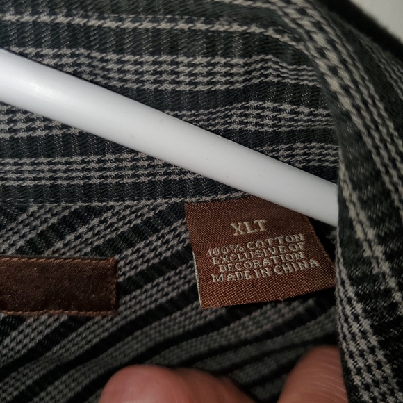 Button down shirt - Picture 2 of 4